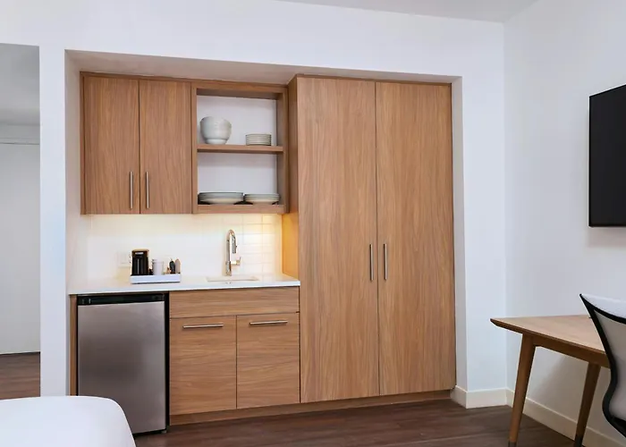 Hotel Element By Marriott North Norterra 3*